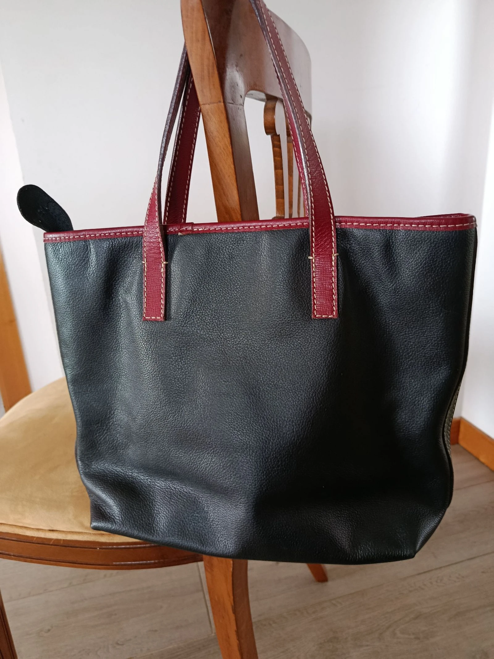 Dark Blue Bag with Green and Maroon Accents – photo 3